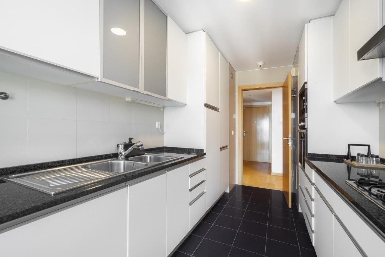Whome Panoramic View With Elevator, Ac, Garage Perfect For Families & Business Travellers Lisbon Exterior photo