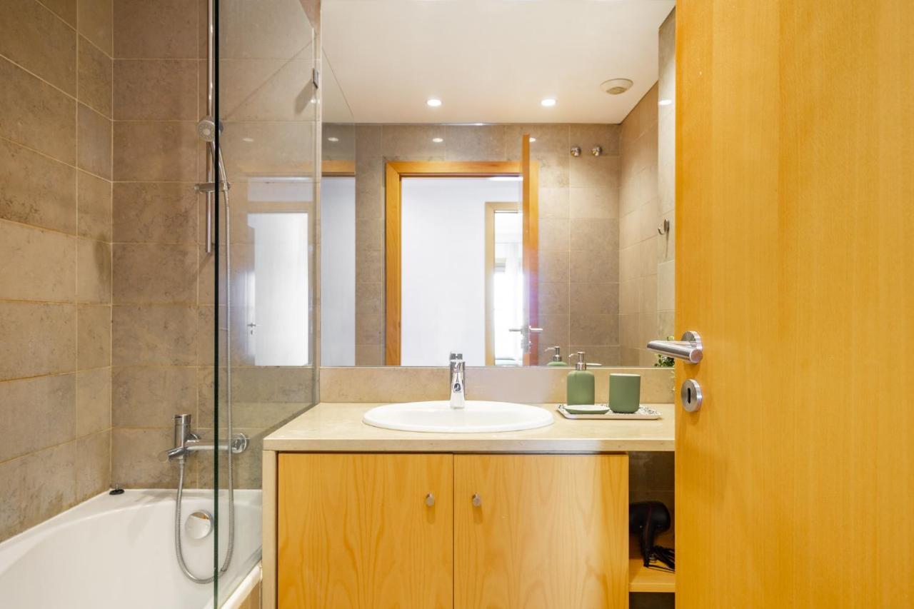 Whome Panoramic View With Elevator, Ac, Garage Perfect For Families & Business Travellers Lisbon Exterior photo